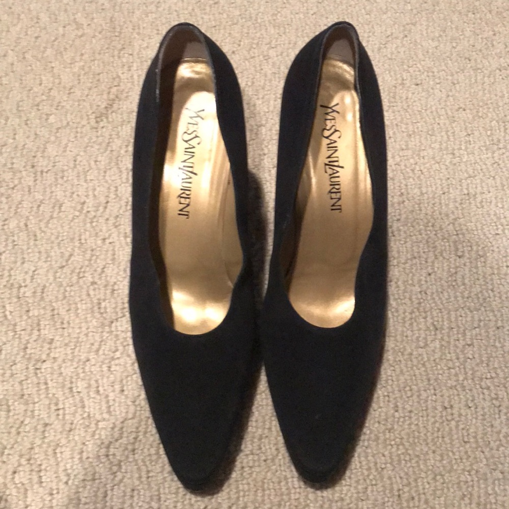 Yves saint Laurent black crepe pump size 8.5